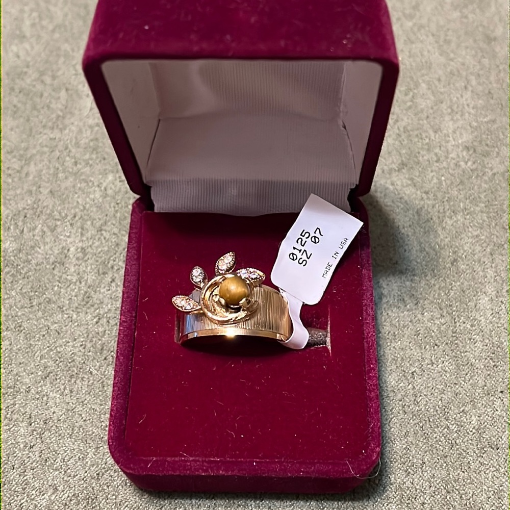 NWT Gold Electro Plated Fashion Ring with Genuine Tiger Eye Gemstone ~ Size 7